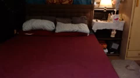 Angela online show from 09/17/25, 12:01