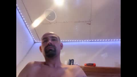 Snapshot of xzbib chatting on 12/25/24, 11:43 Xzbib online show from 12/25/24, 11:43