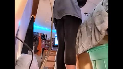 Snapshot of xzbib chatting on 02/12/25, 12:16 Xzbib online show from 02/12/25, 12:16