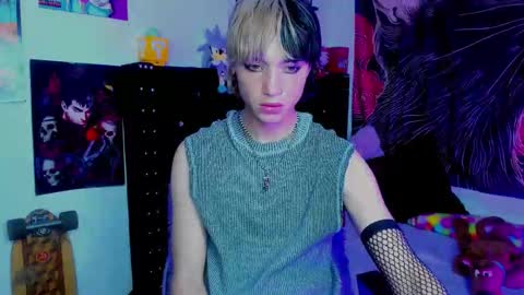 Snapshot of xzerox_ chatting on 12/17/25, 07:31 xzerox_ online show from 12/17/25, 07:31