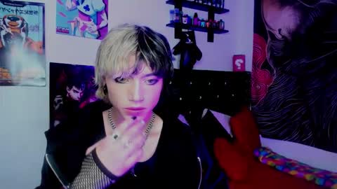 Snapshot of xzerox_ chatting on 12/19/25, 10:06 xzerox_ online show from 12/19/25, 10:06
