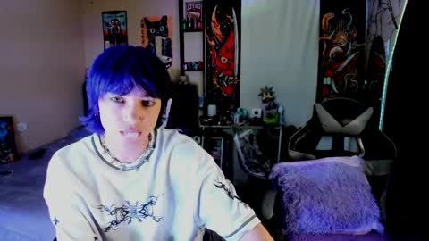 Snapshot of xzerox_ chatting on 04/10/26, 01:33 xzerox_ online show from 04/10/26, 01:33