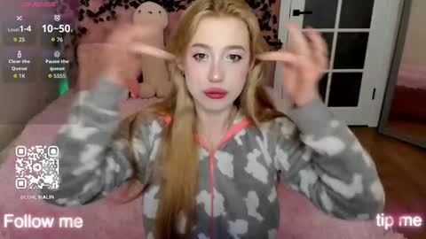 Lina online show from 11/26/25, 03:46