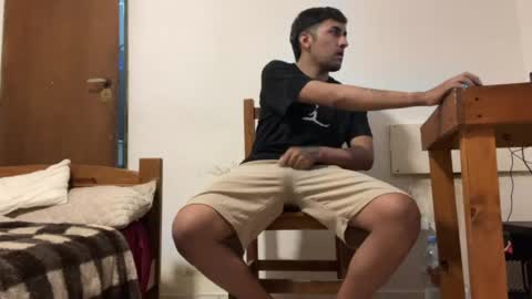 Snapshot of y0ungwithbrowndick chatting on 04/17/26, 06:05 BROWN DICK online show from 04/17/26, 06:05