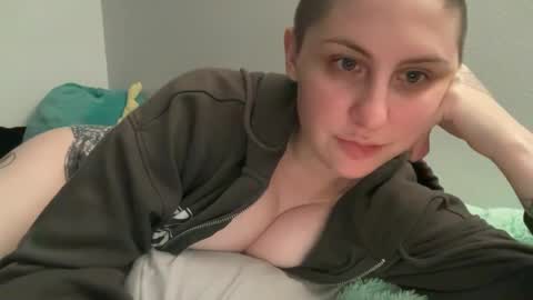 Snapshot of y0uvebeenjinxed chatting on 10/03/25, 06:21 Jinx online show from 10/03/25, 06:21