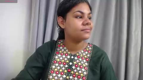 yazhini online show from 06/16/26, 11:46
