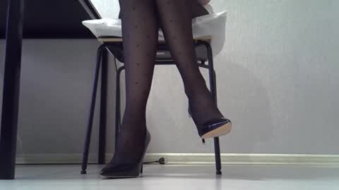 Snapshot of yahi_ko chatting on 02/16/26, 02:40 Dina online show from 02/16/26, 02:40