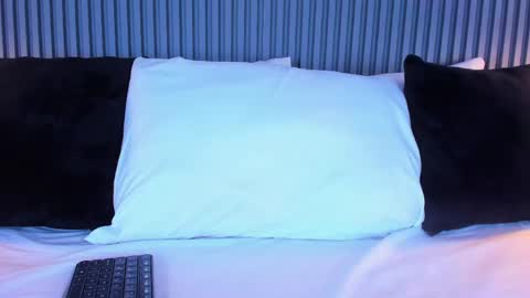 Snapshot of yalezka_ chatting on 05/07/26, 04:29 Yalezka online show from 05/07/26, 04:29