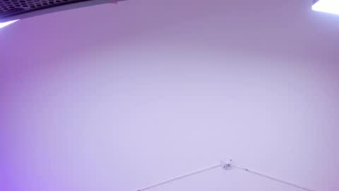 Snapshot of yalezka_ chatting on 05/16/26, 10:36 Yalezka online show from 05/16/26, 10:36