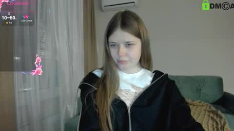 Snapshot of yamatobrodsky1 chatting on 12/14/25, 10:58 yamatobrodsky1 online show from 12/14/25, 10:58