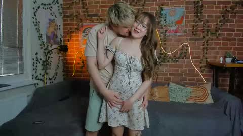 Snapshot of yami_yami_yami chatting on 09/13/25, 01:55 Mia and Andry online show from 09/13/25, 01:55