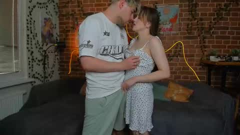 Snapshot of yami_yami_yami chatting on 09/19/25, 02:51 Mia and Andry online show from 09/19/25, 02:51