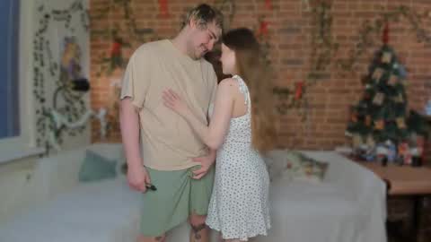 Snapshot of yami_yami_yami chatting on 12/18/25, 12:33 Mia and Andry online show from 12/18/25, 12:33