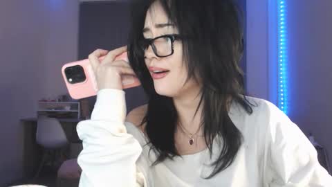 Snapshot of yamilean chatting on 09/30/25, 09:53 Yami online show from 09/30/25, 09:53