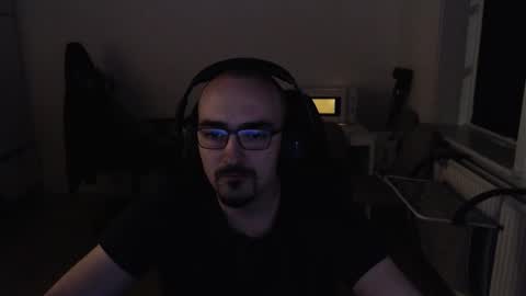 Snapshot of yamillamal157 chatting on 10/27/25, 07:18 YamilLamal online show from 10/27/25, 07:18