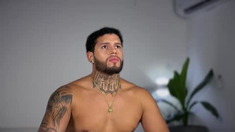 Snapshot of yamp_bigcock chatting on 10/23/25, 12:32 yamp sambrano online show from 10/23/25, 12:32