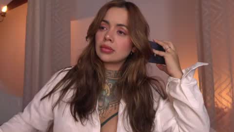 YANDRA CELIS online show from 06/11/26, 12:32