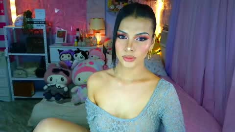 Snapshot of yang_audreylone chatting on 04/07/26, 02:01 YANG AUDREY LONE online show from 04/07/26, 02:01