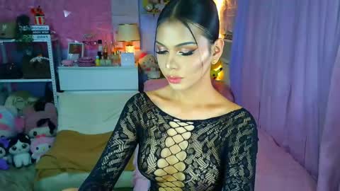 Snapshot of yang_audreylone chatting on 04/23/26, 02:57 YANG AUDREY LONE online show from 04/23/26, 02:57