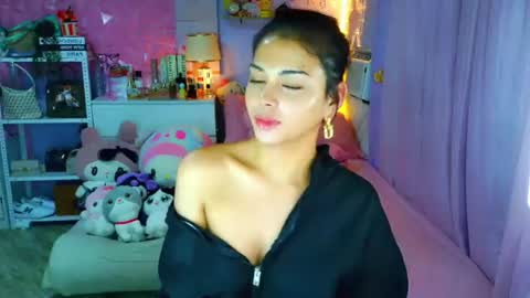 YANG AUDREY LONE online show from 06/19/26, 06:45
