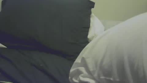 Snapshot of yangolox3 chatting on 12/04/25, 02:32 yangolox3 online show from 12/04/25, 02:32