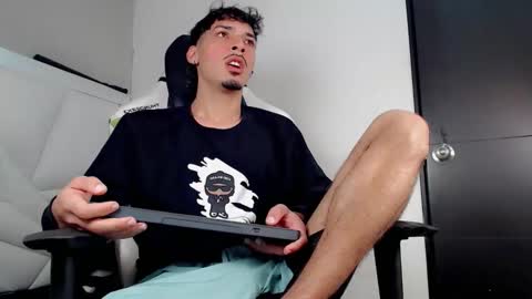 DANILO P online show from 11/22/25, 03:49