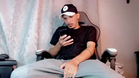 Snapshot of yankees_xxx chatting on 06/05/26, 12:22 yankees online show from 06/05/26, 12:22