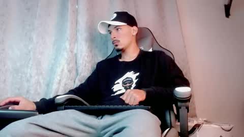 Snapshot of yankees_xxx chatting on 06/07/26, 12:31 yankees online show from 06/07/26, 12:31