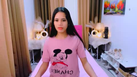 Snapshot of yanna_faulkerson chatting on 10/04/25, 07:17 Yanna online show from 10/04/25, 07:17