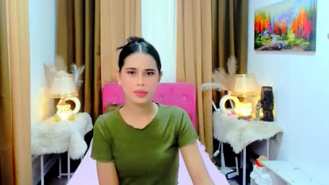 Snapshot of yanna_faulkerson chatting on 10/28/25, 04:49 Yanna online show from 10/28/25, 04:49