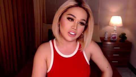 Snapshot of yanny_xoxo chatting on 03/04/25, 02:38 Allisonn online show from 03/04/25, 02:38
