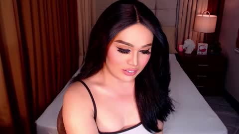 Snapshot of yanny_xoxo chatting on 03/12/25, 03:02 Allisonn online show from 03/12/25, 03:02
