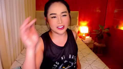 Snapshot of yanny_xoxo chatting on 10/15/25, 08:20 Allisonn online show from 10/15/25, 08:20