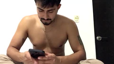 Snapshot of yanose117 chatting on 10/22/25, 04:35 Jony online show from 10/22/25, 04:35