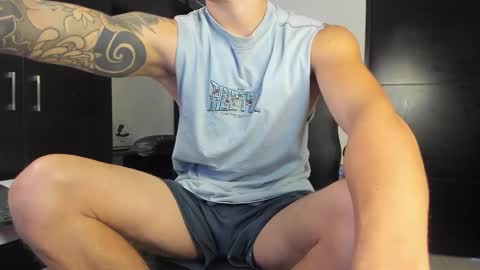 yanpaul83 online show from 09/30/25, 08:47