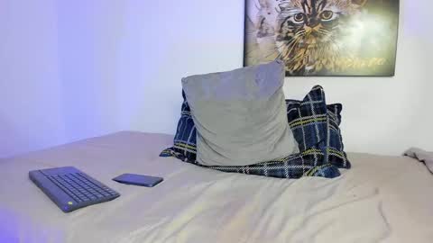 yanpaul83 online show from 10/01/25, 03:07