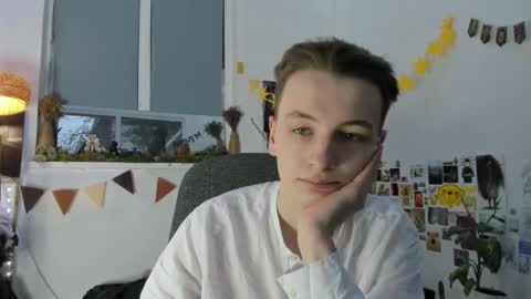 Snapshot of yaposha chatting on 12/22/24, 12:05 yaposha online show from 12/22/24, 12:05