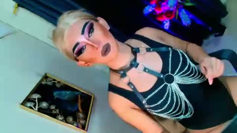 miss yasii online show from 10/19/25, 03:56