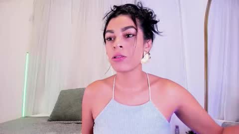 Snapshot of yasiir_0229 chatting on 10/16/25, 05:52 Yasiir online show from 10/16/25, 05:52