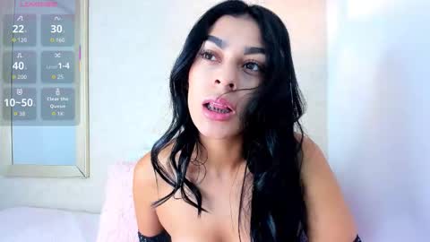 Snapshot of yasiir_0229 chatting on 10/23/25, 04:45 Yasiir online show from 10/23/25, 04:45