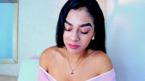 Snapshot of yasiir_0229 chatting on 10/28/25, 03:43 Yasiir online show from 10/28/25, 03:43