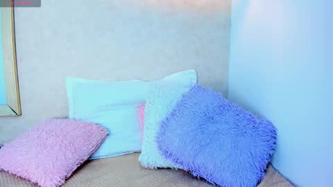 Snapshot of yasiir_0229 chatting on 10/31/25, 06:47 Yasiir online show from 10/31/25, 06:47