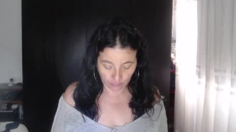 yasmin_love85 online show from 12/17/24, 06:31