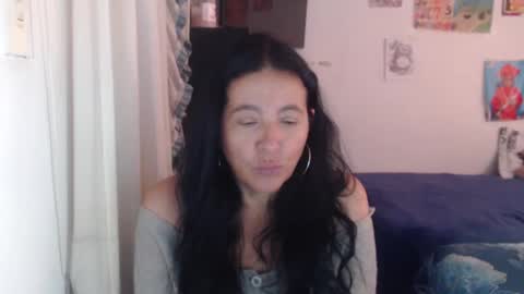 yasmin_love85 online show from 05/25/26, 03:18