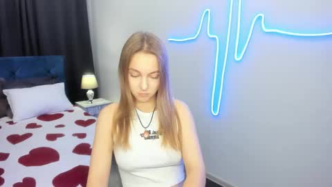 Snapshot of yasminasage chatting on 09/16/25, 12:39 Yasmina online show from 09/16/25, 12:39