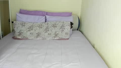 Yasmina online show from 12/17/24, 01:50