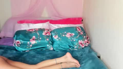 Yasmina online show from 01/11/25, 03:44