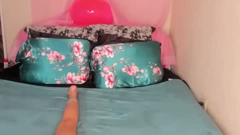 Yasmina online show from 01/30/25, 02:27