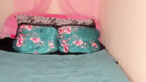 Yasmina online show from 02/08/25, 06:54