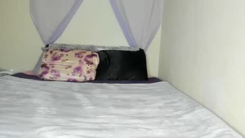 Yasmina online show from 10/14/25, 10:10